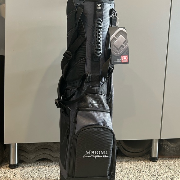 OGIO Black Golf Stand Bag with Durable Design - Picture 2 of 4